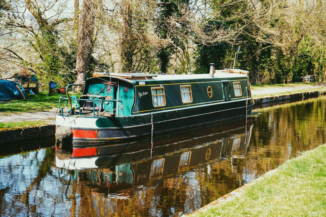 Canal Boat Stories Live with Robbie Cumming