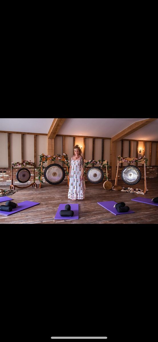 Daisy-Infused Gong and Voice Sound Bath