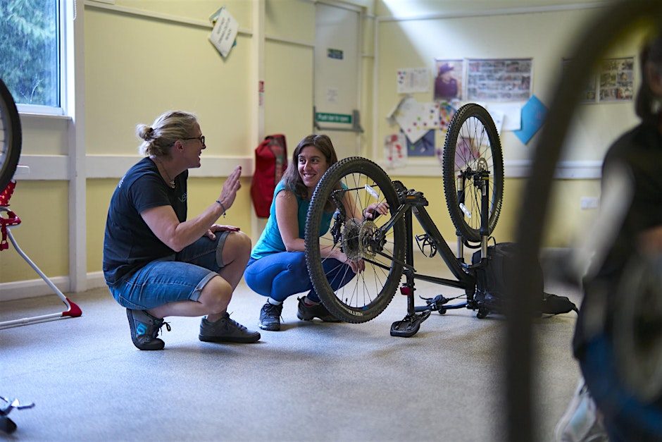 Free women-only bike maintenance, Falmouth
